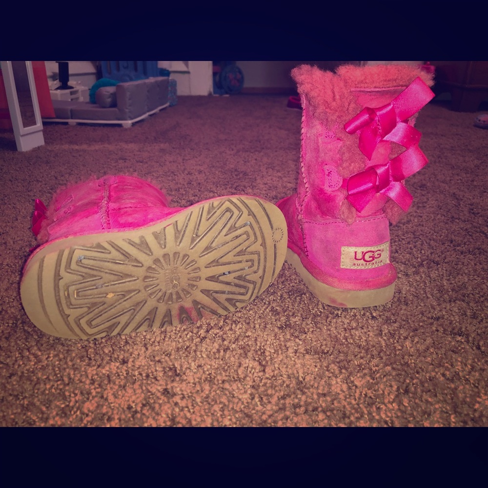 girls size 9 UGGs
